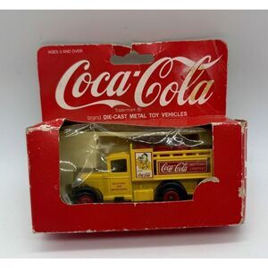 Lledo Die-Cast‎ Metal Coca-Cola Yellow Delivery Truck New Hartoy 1/64 Vintage